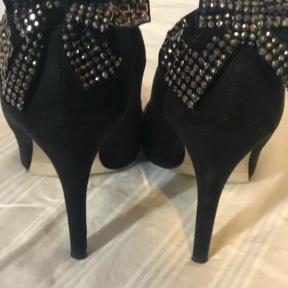 Ladies Black suede Evening Shoe